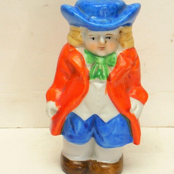 Toby Style 1950’s Colonial Couple Salt And Pepper Shakers +1 [lot of 3] - Picture 3 of 7